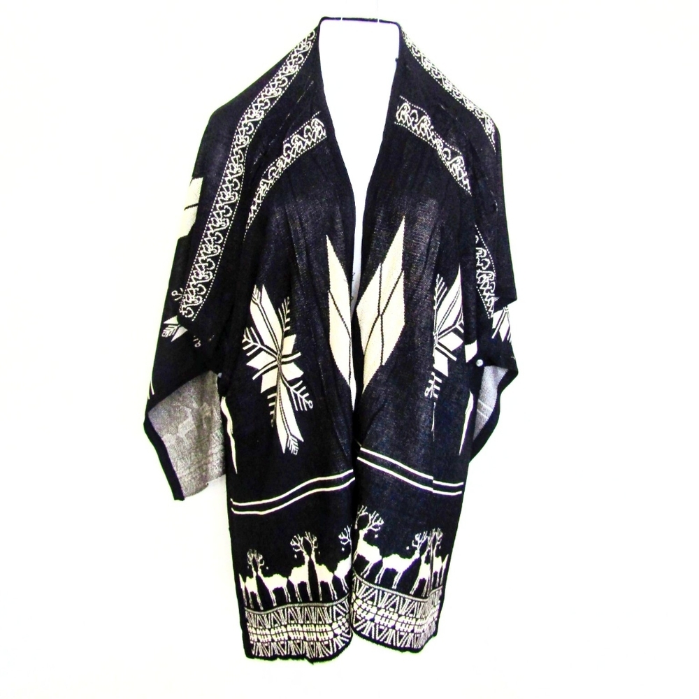 Black and Beige Boho Christmas Print Poncho